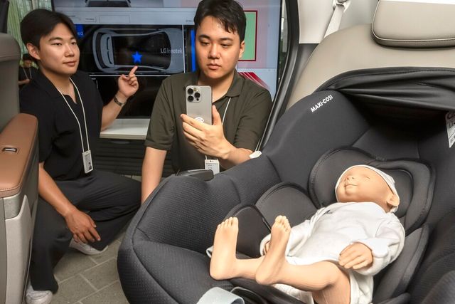 LG이노텍 차세대 디지털키 솔루션 '아동감지' 기능 시연./LG이노텍