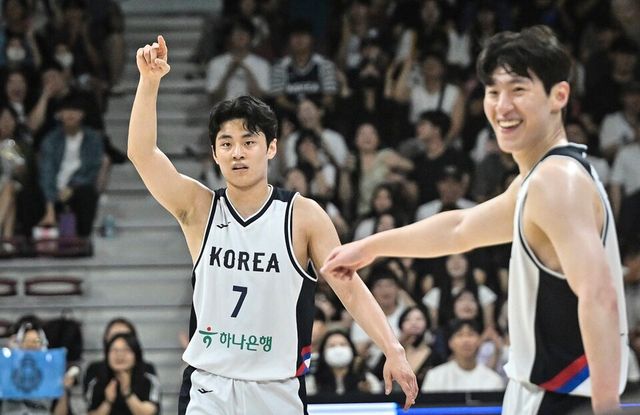 유기상이 득점 성공 후 세리머니하고 있다. /대한민국농구협회 제공