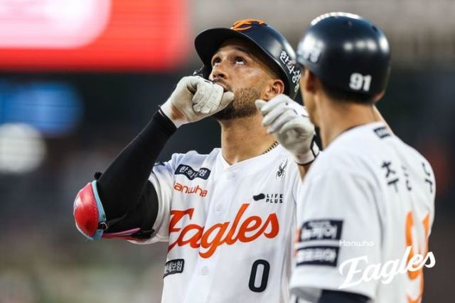 한화 이글스 루이스 리베라토(왼쪽). /구단 제공