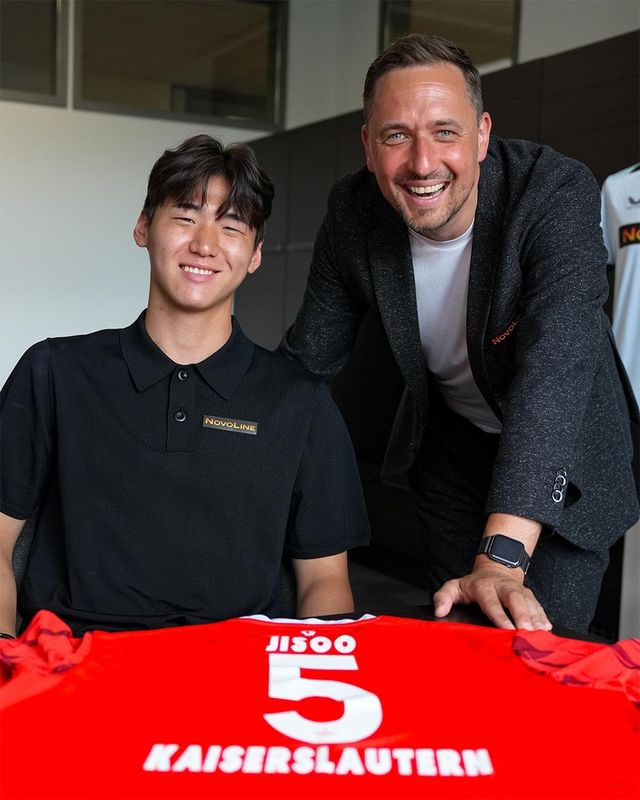 카이저슬라우테른에 임대 이적한 김지수(왼쪽). /카이저슬라우테른 인스타그램