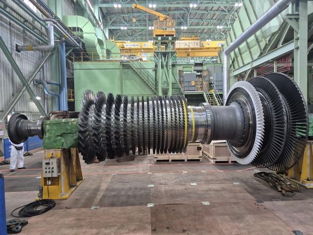 부산복합발전소에 설치된 두산에너빌리티의 가스터빈 로터/한국남부발전 제공