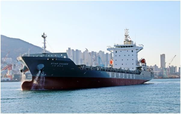 대선조선이 건조한 1000TEU급 친환경 컨테이너선./대선조선 