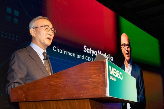 지난해 10월 김영섭 KT 대표가 서울 중구 웨스틴 조선호텔 서울에서 열린 'M360&nbsp;APAC' 콘퍼런스에서&nbsp; '협력 기반의 자주적&nbsp;AI&nbsp;모델 형성을 위한&nbsp;AICT&nbsp;기업의 역할’이란 주제로 기조연설을 하고 있다./KT