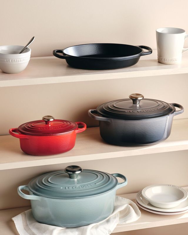 르크루제(LE CREUSET)의 ‘시그니처 타원형냄비’와 ‘시그니처 타원형베이커’./르크루제