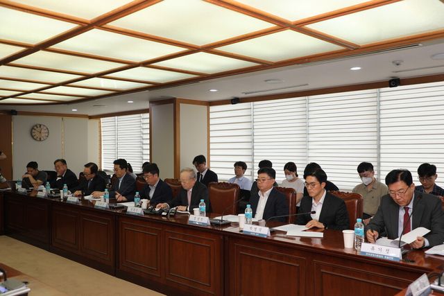 손경식 한국경영자총협회 회장은 7월 31일(목) 오전 10시 경총회관 8층 회의실에서&nbsp;&nbsp;'노조법 개정 관련 긴급 기자회견'을 진행했다. /