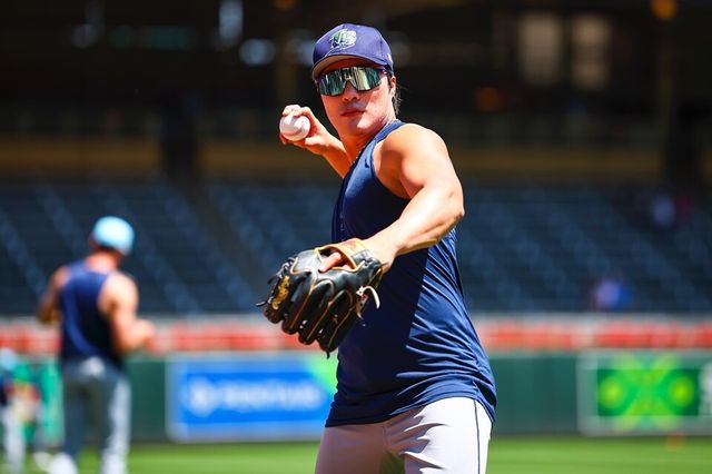 김하성이 경기 전 수비 연습하고 있다. /탬파베이 레이스 SNS 갈무리