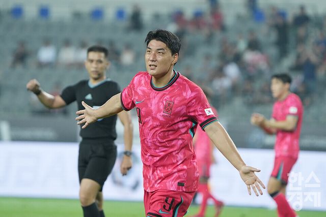 한국 축구 대표팀 공격수 주민규가 7일 오후 경기도 용인미르스타디움에서 열린 2025 동아시아축구연맹(EAFF) E-1 풋볼 챔피언십 중국과의 개막 경기서 두번째 골을 넣은 후 세리머니를 하고 있다. /용인=최대성 기자