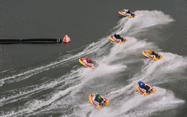 미사경정장에서 선수들이 턴마크를 돌며 경합을 벌이고 있다. /국민체육진흥공단 제공