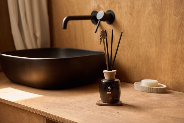 곤지암리조트가 시그니처 PB 상품인 '곤지암의 향기 디퓨저'를 리뉴얼하여 새롭게 선보인다. /곤지암리조트 제공