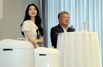 박재순 쿠첸 대표가 삼성동 인터컨티넨탈 서울 파르나스에서 ‘쿠첸 123 론칭 기념 미디어데이’를 열고 인사말을 하고 있다./쿠첸