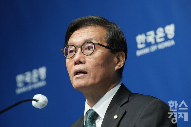 이창용 한국은행 총재가 28일 서울 중구 한국은행에서 열린 통화정책방향 기자간담회에 참석해 모두발언을 하고 있다. /최대성 기자 dpdaesung@sporbiz.co.kr 2025.08.28.