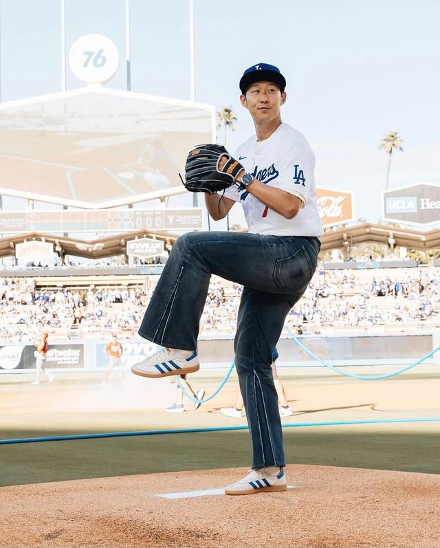 미국프로야구 메이저리그(MLB)&nbsp; LA 다저스 홈 경기에서 힘찬 시구를 선보인 손흥민. /LAFC 인스타그램