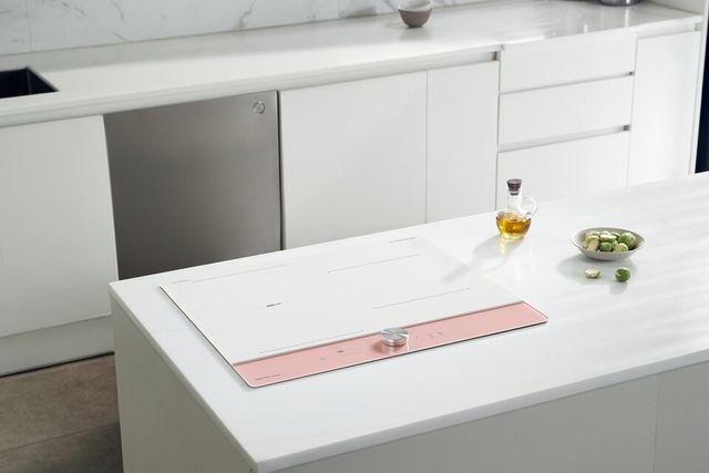 나비엔 매직 인덕션 ERI-5243AF(핑크) 연출 이미지./경동나비엔