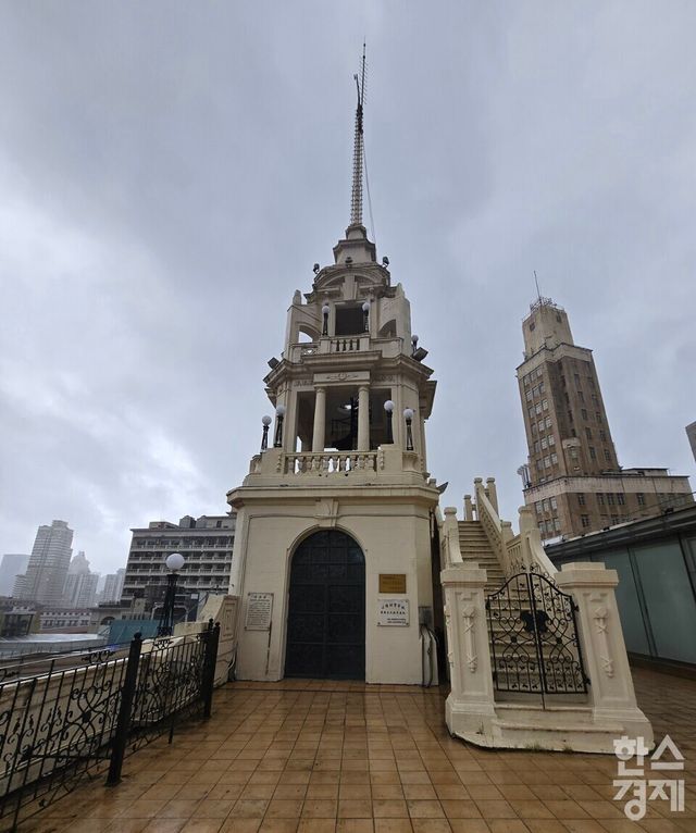 상하이 영안백화점 옥상의 기운각 모습. /박종민 기자