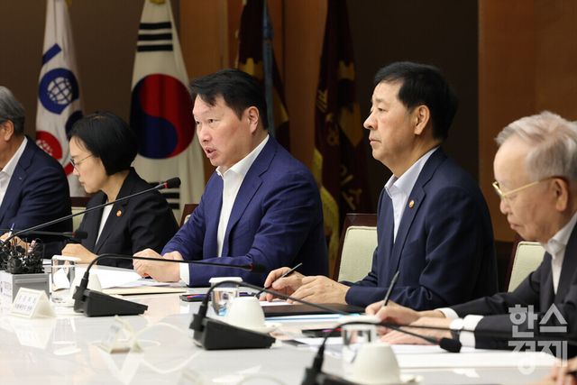 5일 오후 서울 중구 대한상공회의소에서 성장전략TF 1차 회의가 열리고 있다. 최태원 대한상의 회장이 모두발언하고 있다. /최대성 기자 dpdaesung@sporbiz.co.kr 2025.08.05.(사진공동취재)