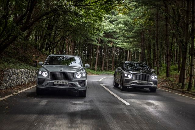 벤틀리 벤테이가 아주르(왼쪽), 벤테이가 EWB 아주르(오른쪽)의 모습./벤틀리서울