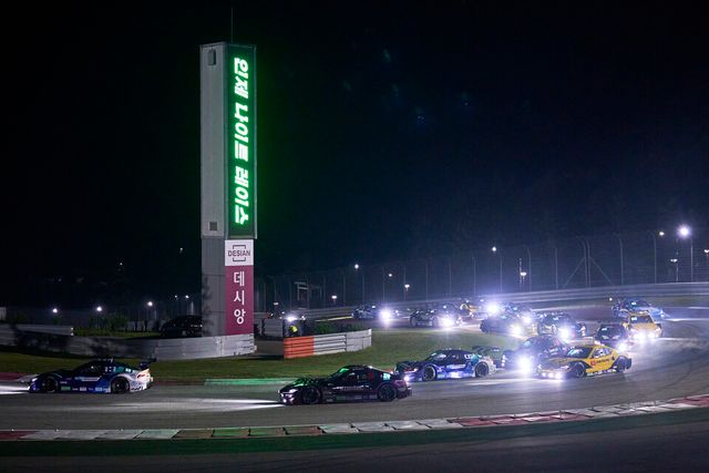 지난 2024 인제 나이트 레이스 토요타 가주 레이싱 6000 클래스의 주행 모습. / 슈퍼레이스