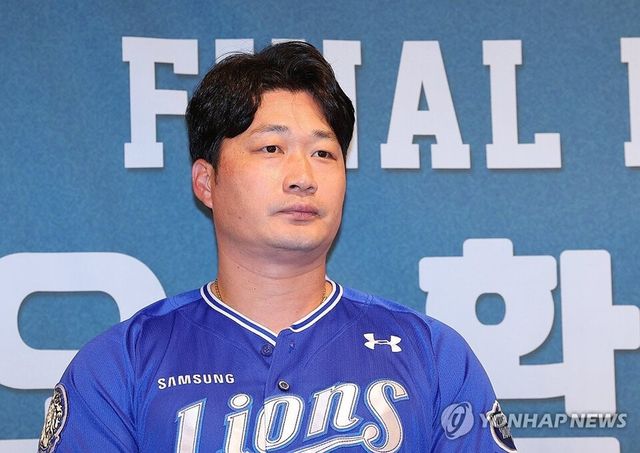 오승환이 7일 인천 연수구 오라카이 송도파크 호텔에서 은퇴 기자회견을 하고 있다. /연합뉴스