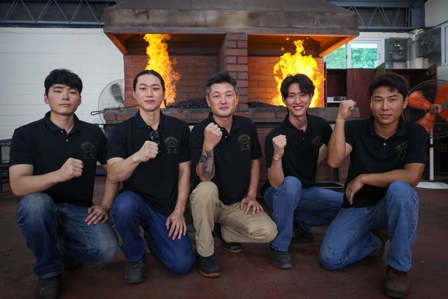 &nbsp;국제장제사대회에 참가하는 이준혁, 김주혁, 이훈학, 강성규, 주승태 장제사(왼쪽부터). /한국마사회 제공