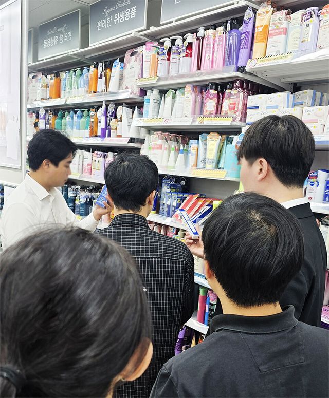 모다모다가 새롭게 선보인 탈모케어 제품이 다이소에 공개되자마자 초미의 관심을 끌고 있다./모다모다