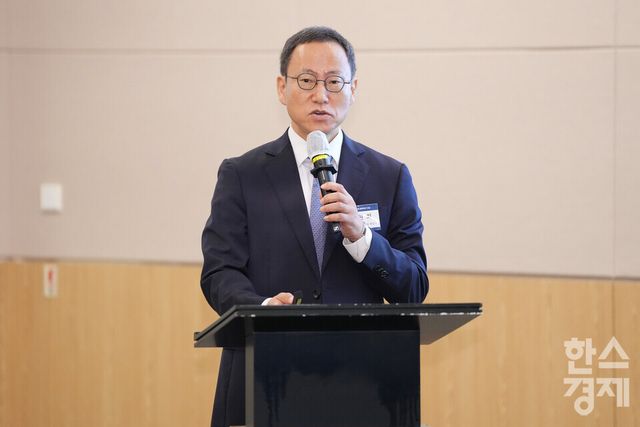 조원희 법무법인 디엘지 대표 변호사가 15일 오전 서울 여의도 FKI타워에서 열린 ‘2025 글로벌 블록체인 포럼’에 참석해 '스테이블코인과 법률 제개정 현황'을 주제로 강연하고 있다. /최대성 기자 dpdaesung@sporbiz.co.kr 2025.09.15.