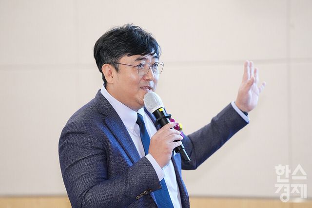 성준이 한국은행 디지털화폐 기술팀장이 15일 오전 서울 여의도 FKI타워에서 열린 ‘2025 글로벌 블록체인 포럼’에 참석해 '예금토큰 적용 국민체감형 디지털 금융 서비스 실증'을 주제로 강연하고 있다. /최대성 기자 dpdaesung@sporbiz.co.kr 2025.09.15.