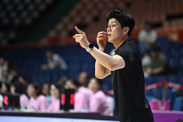 하상윤 감독. /WKBL 제공