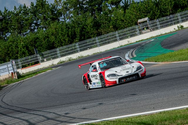 2025&nbsp;전남GT&nbsp;토요타 가주 레이싱&nbsp;6000&nbsp;클래스 우승자 이창욱의 주행 모습./슈퍼레이스