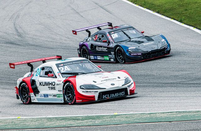 슈퍼레이스 토요타 가주 레이싱 5라운드 예선을 치루는 모습./슈퍼레이스