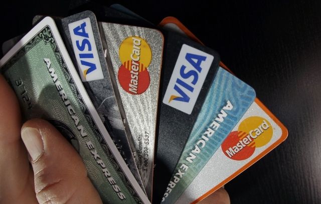 올해 상반기 국내 카드사들의 순이익이 18% 넘게 감소했다. / 연합뉴스