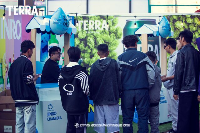 지난 6월 몽골 울란바토르 국립 경기장에서 진행한 'Terra Mongolia & Super Concert 2025'./하이트진로 제공.