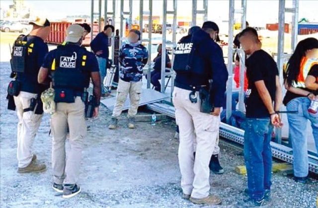 미국 조지아주 현대차-LG엔솔 합작 배터리공장 불법체류자 단속 현장./ ATF 애틀랜타 지부 엑스(X) 캡처