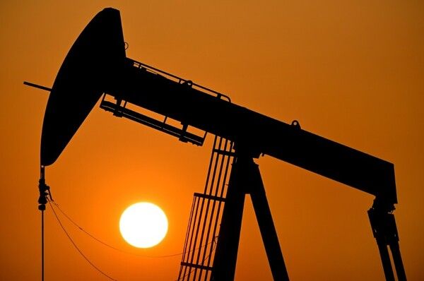 미국 에너지정보청(EIA)가 내년 유가 40달러대 진입을 경고했는데, 국내 증권가에서는 OPEC+의 증산 여력 소진과 글로벌 유동성 확대를 근거로 내년 유가 점진적 회복세를 전망했다. / 사진=연합뉴스