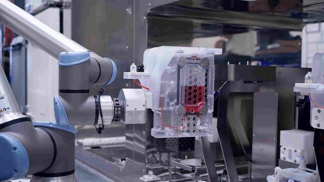 엔비디아(NVIDIA)가 인공지능과 로보틱스를 결합해&nbsp;세포 치료제(cell therapy)&nbsp;제조를 자동화하는 혁신 사례를 선보였다./엔비디아