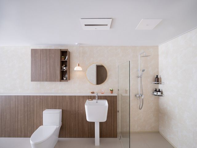 LG전자가 신개념 욕실 공기질 관리 시스템인 'LG 퓨리케어(Puricare) 바스에어시스템'을 출시했다. 온도, 습도, 위생 등을 한 번에 관리할 수 있는 올인원 시스템으로 쾌적한 욕실 관리에 특화된 제품이다./LG전자