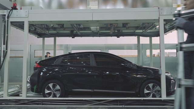 전기차 화재 진압 시스템 'GEVF1'의 실증시험에 투입된 전기차의 모습./거산이앤지