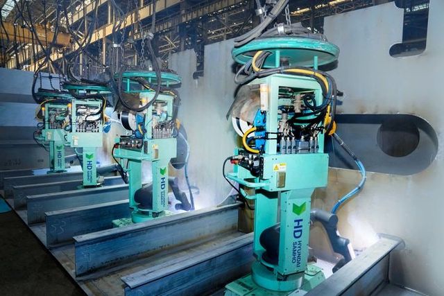 HD현대삼호에 도입된 협동로봇. 사진=HD현대삼호 제공