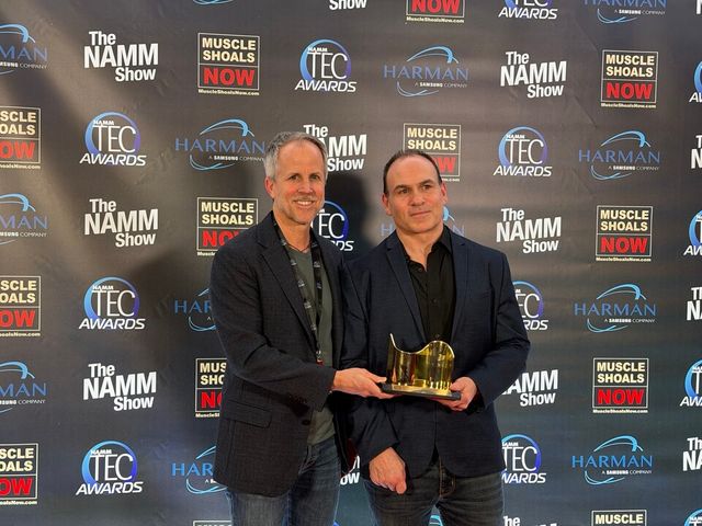 왼쪽부터 안드레아스 젠하이저 젠하이저 CEO, 지미 랜드리 글로벌 마케팅 담당자./젠하이저