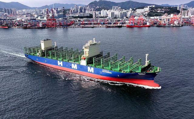 HJ중공업이 건조한 메탄올 추진 컨테이너선./HJ중공업