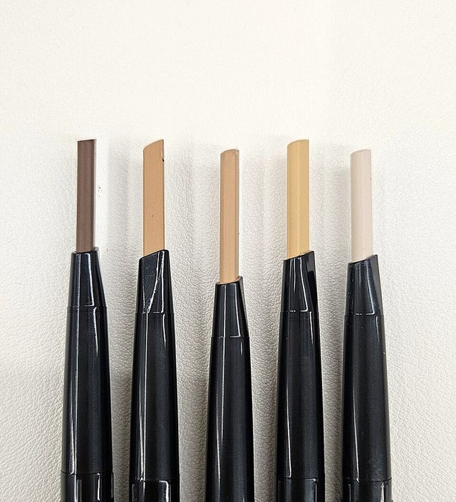 패스트 트랙 프로그램 통해 첫 선을 보이는 ‘슬림 펜슬 컨실러’./씨앤씨인터내셔널