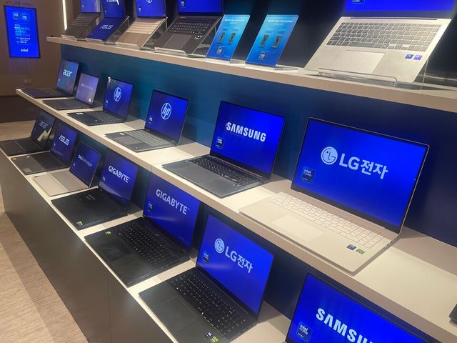 이번 쇼케이스에는 삼성전자, LG전자, 기가바이트, 델, 레노버, 에이서, 에이수스, HP, MSI 등 9개 제조사의 최신 노트북 30여 종이 전시됐다./박정현 기자