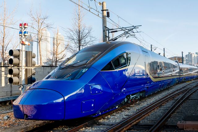 현대로템의 2세대 KTX-청룡(EMU-320) 고속철도차량./현대로템