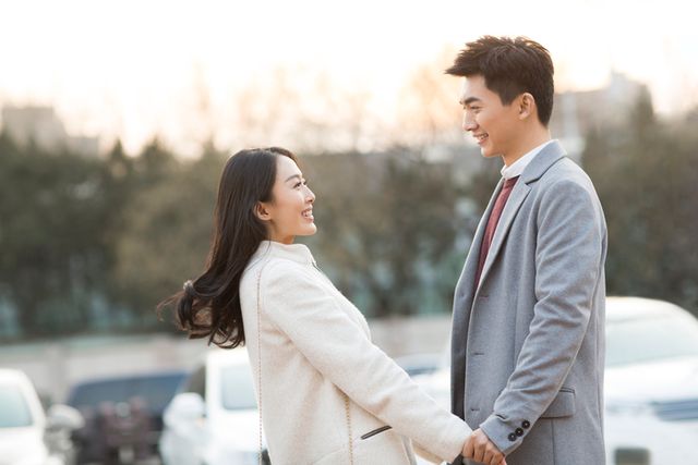 결혼정보회사 듀오가 진행한 ‘2026년 목표’ 설문조사 결과에 따르면 미혼남녀 1000명 가운데 48%가 2026년 가장 중요한 목표로 ‘경제적 안정(소득·자산·저축)’을 선택했다./게티이미지뱅크