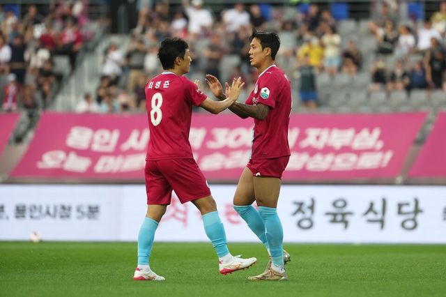 용인FC가 안산 그리너스와의 홈경기를 지역 사회 화합을 위한 기회로 삼는다. 용인FC 제공