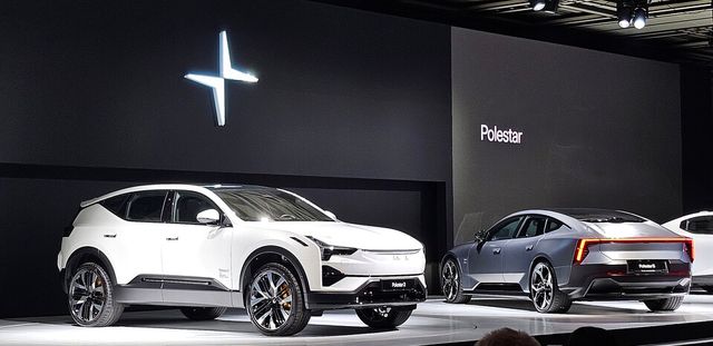 &nbsp;'2026 폴스타 미디어 데이'에서 공개된 신차 '폴스타3'(왼쪽)과 '폴스타5'의 외관./곽호준 기자