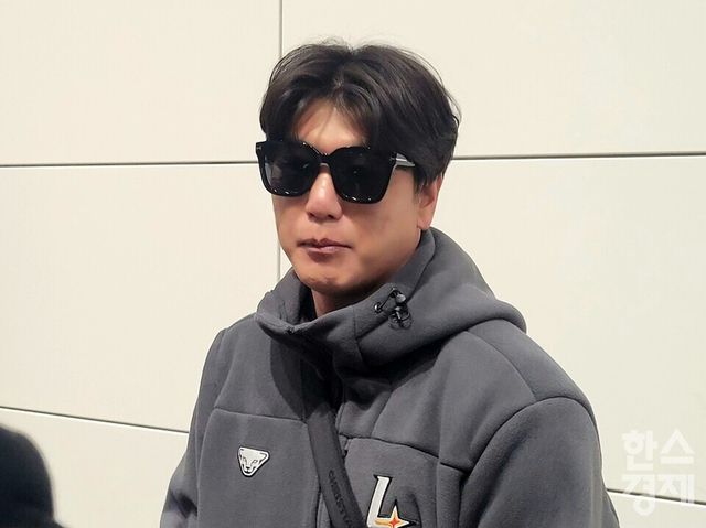 김광현이 지난달 인천국제공항에서 SSG 1차 전지훈련지인 미국 플로리다 출국을 앞두고 취재진과 인터뷰하고 있다. /신희재 기자