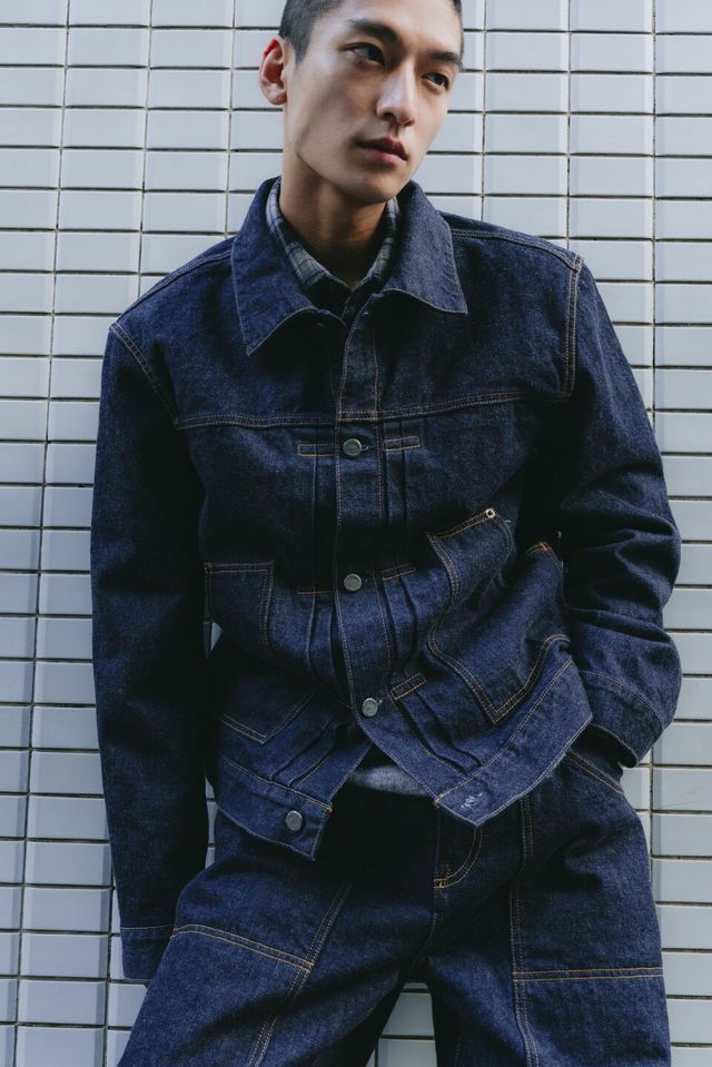 플랙(PLAC)이 일본 오카야마 데님 원단 기반의 ‘051 프리미엄 데님 라인’을 론칭했다./플래시드웨이브코리아