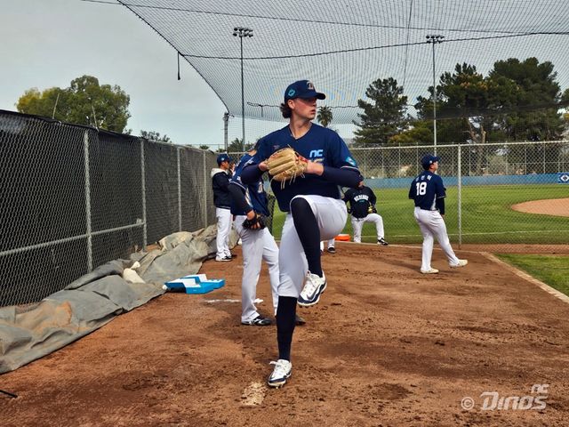 테일러가 불펜 피칭에 나서고 있다. /NC 다이노스 제공