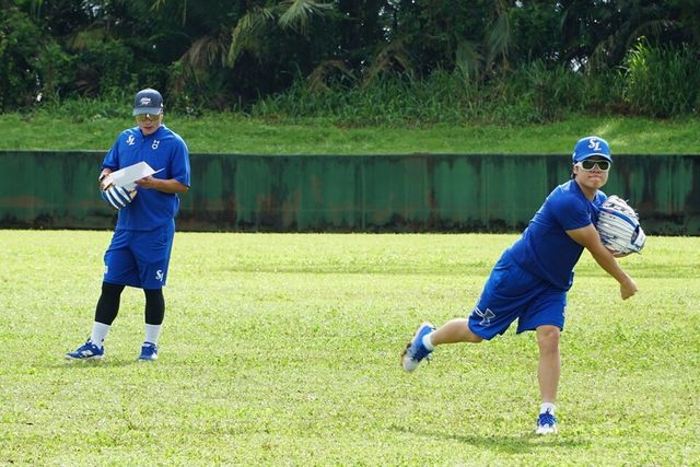 김지찬(오른쪽)이 괌 전지훈련에 참여하고 있다. /삼성 라이온즈 제공