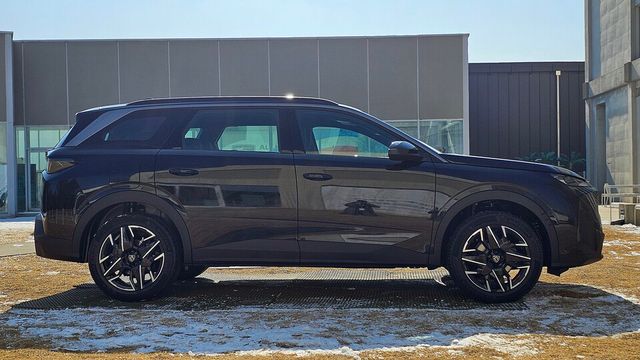 푸조 '올 뉴 5008 스마트 하이브리드 알뤼르'의 측면./곽호준 기자